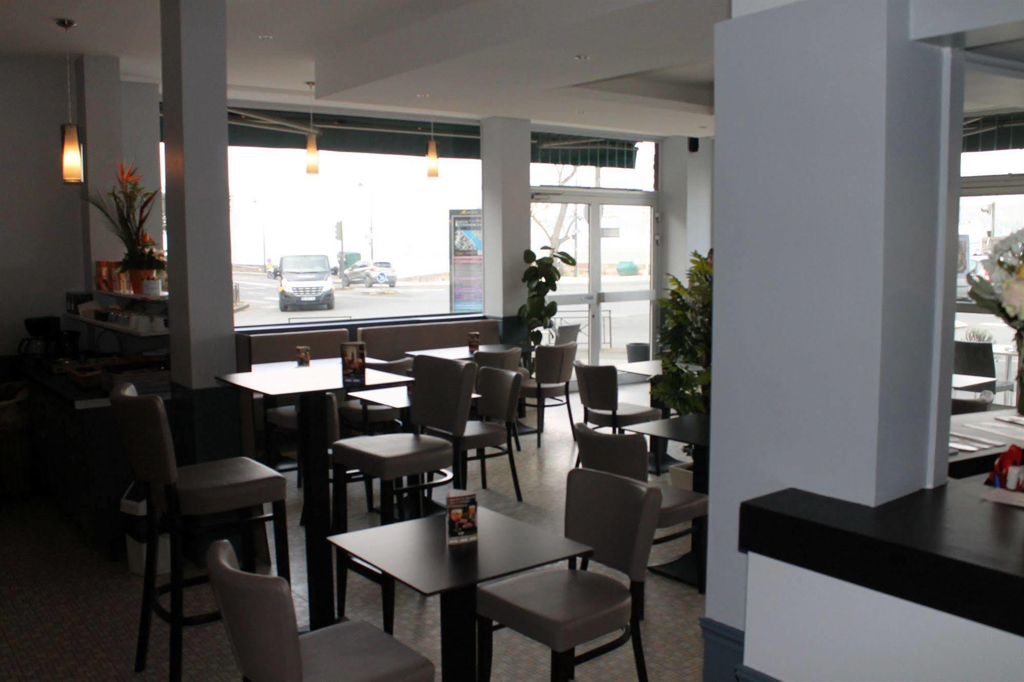 Le Pavillon 2* Blois