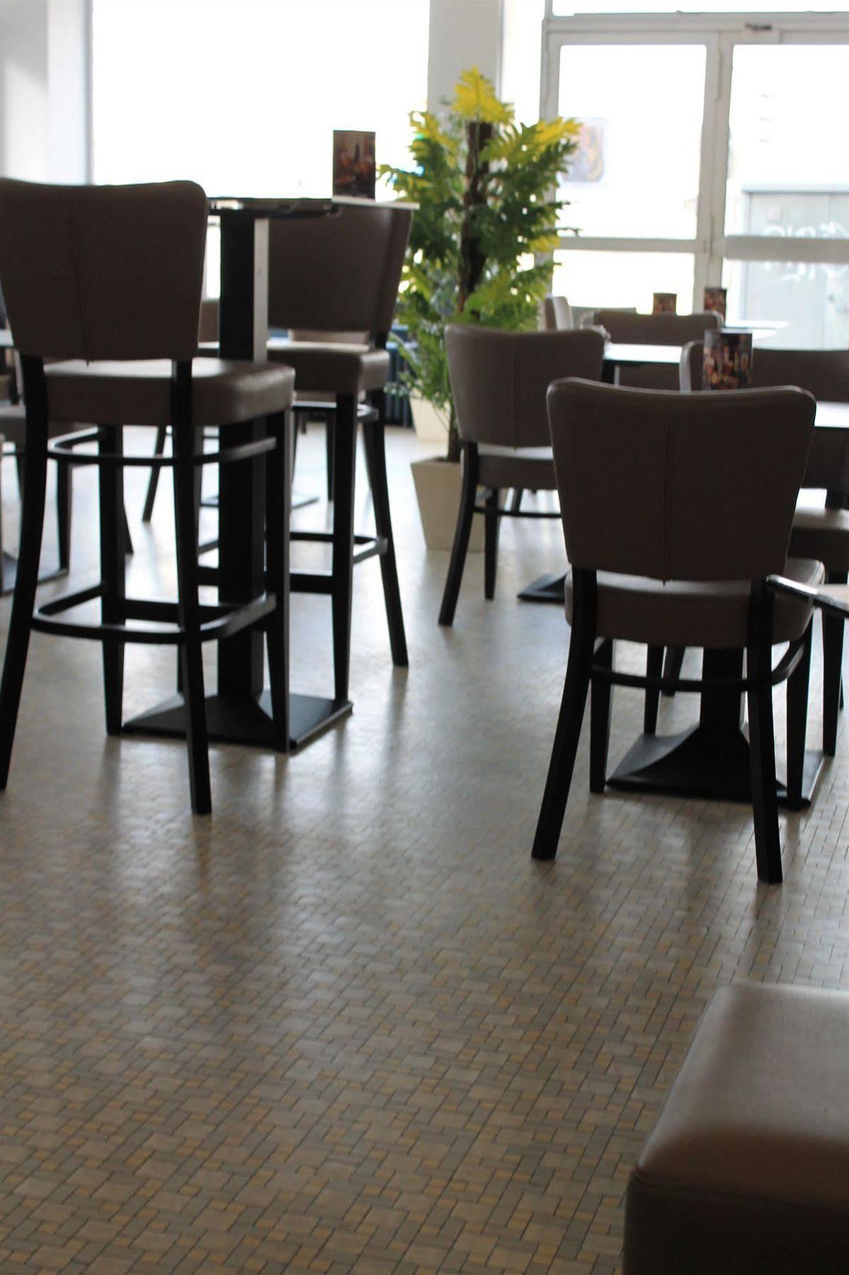 Le Pavillon 2* Blois